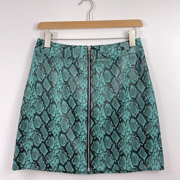 Tiger Mist Dresses & Skirts - Tiger Mist | faux leather,snake skin,mini skirt, M, green/ black, front …